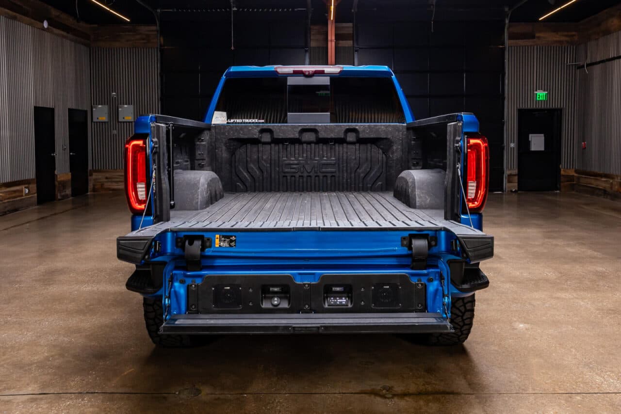 2023 GMC Sierra 1500 AT4 — photo 7 of 38