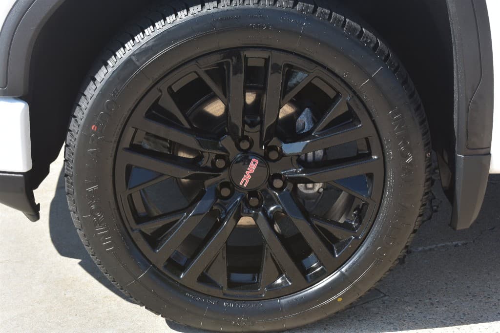 2023 GMC Sierra 1500 Denali 4WD — photo 7 of 22