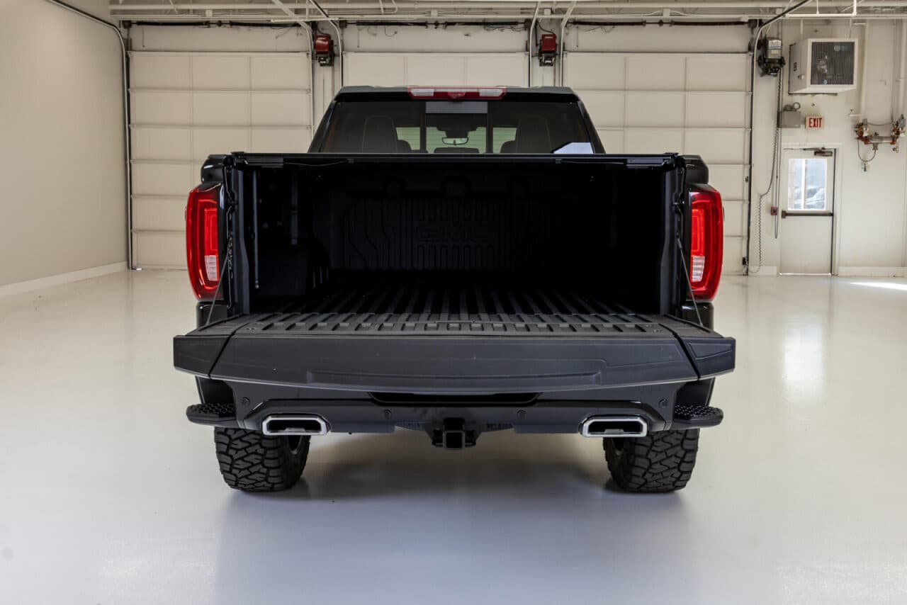 2025 GMC Sierra 1500 Denali Ultimate — photo 7 of 38