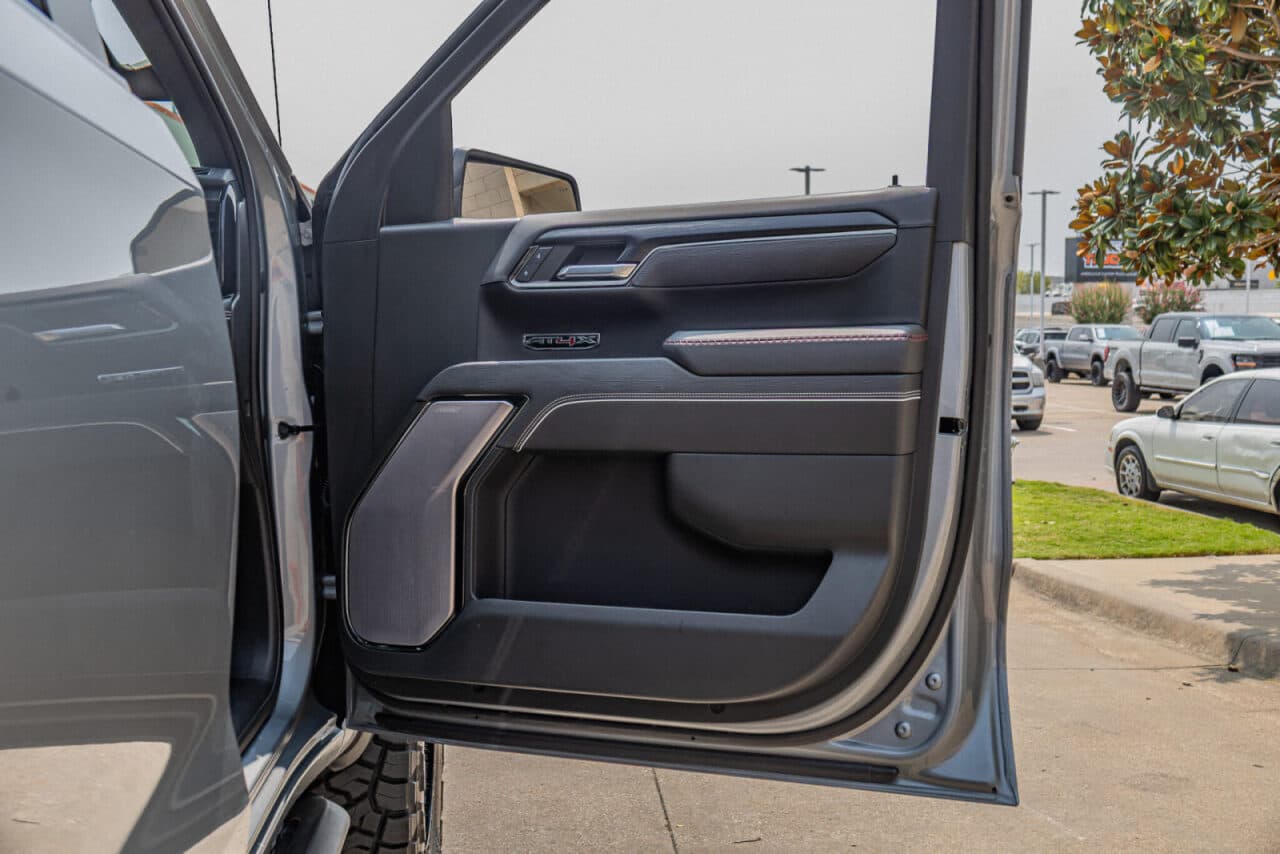2023 GMC Sierra 1500 AT4X — photo 35 of 39