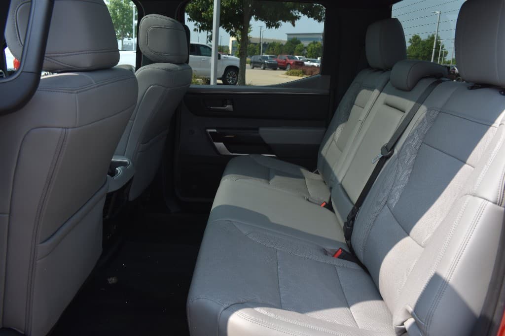 2025 Toyota Tundra Limited 4WD — photo 13 of 22