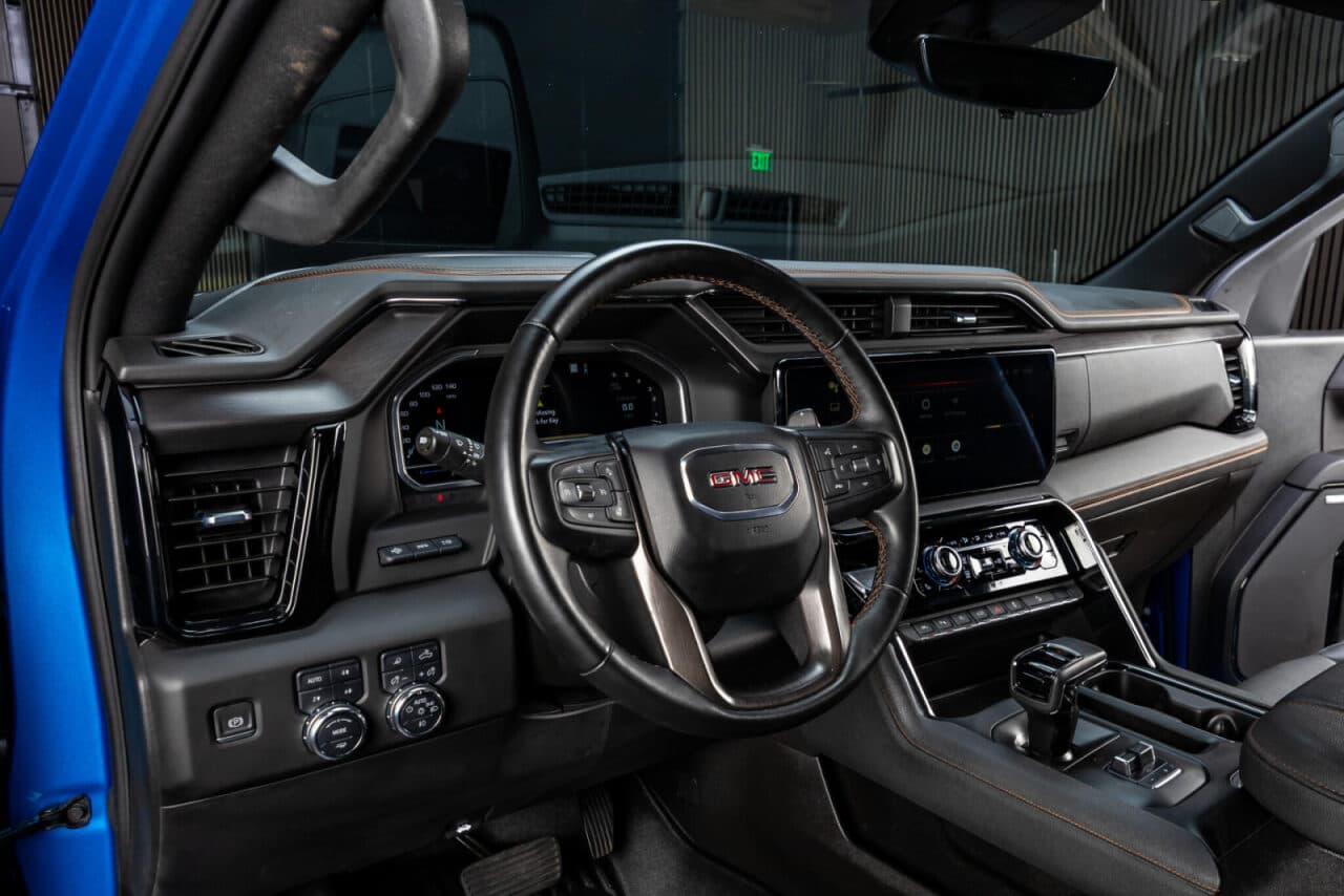 2023 GMC Sierra 1500 AT4 — photo 15 of 38