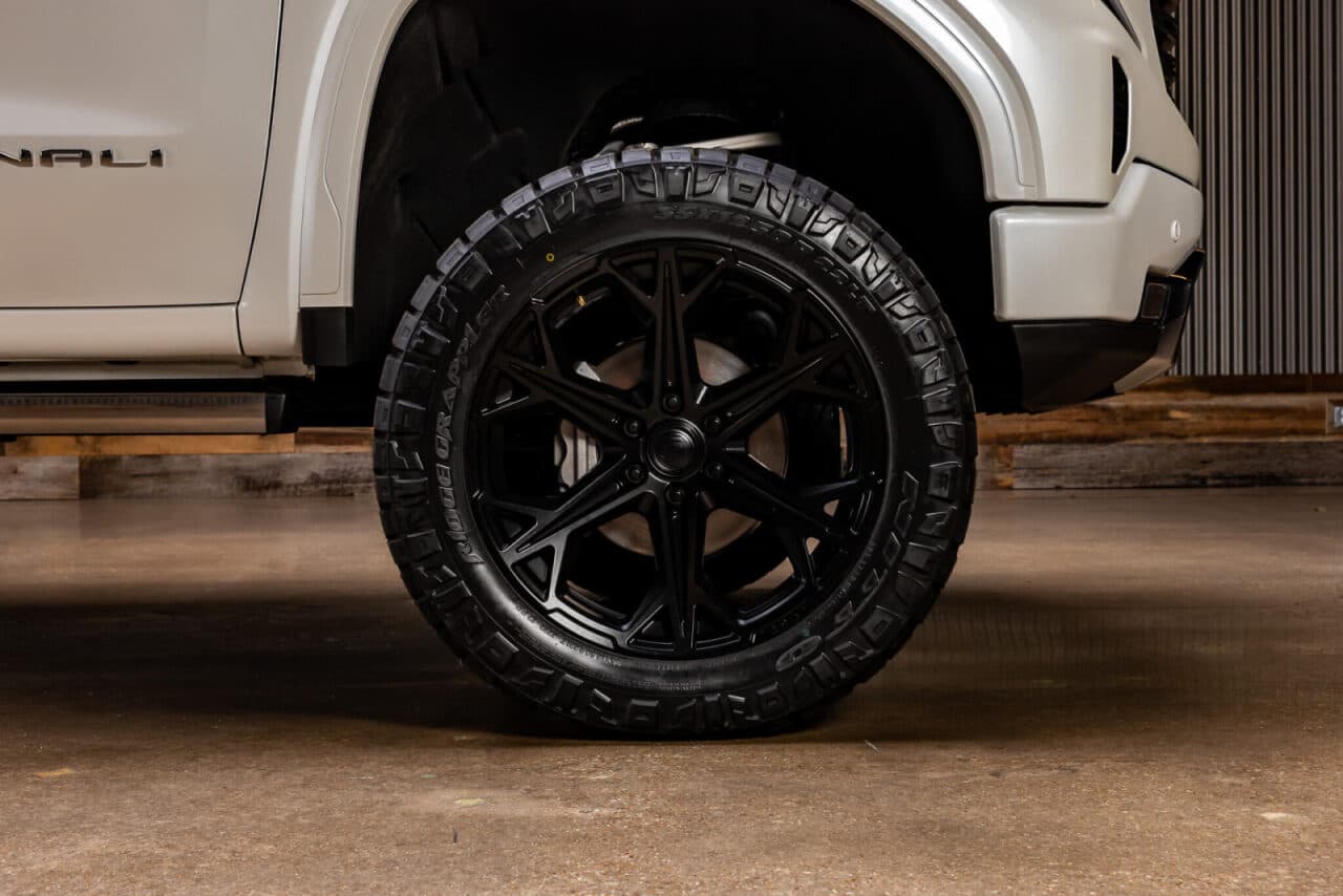 2024 GMC Sierra 1500 Denali Ultimate — photo 10 of 40