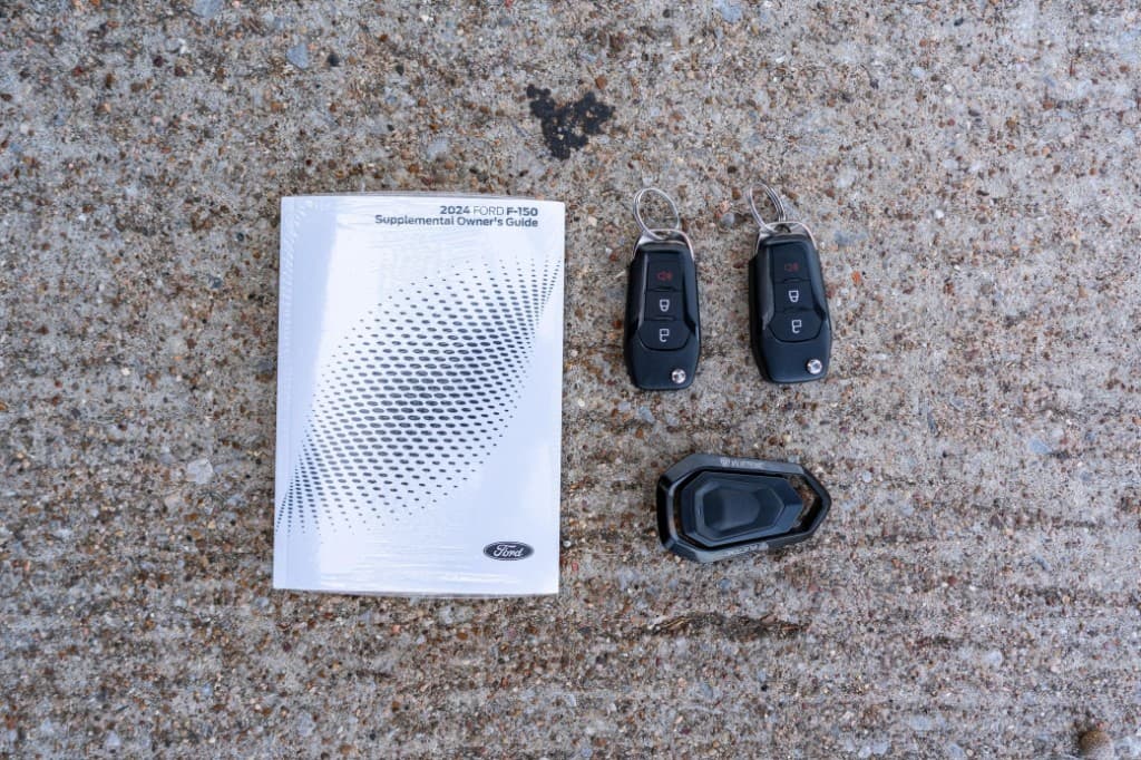 2024 Ford F-150 XL Regular Cab 4x4 — photo 32 of 36