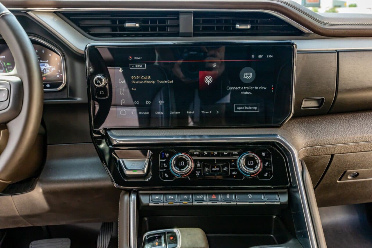 2025 GMC Sierra 1500 Denali — photo 22 of 40
