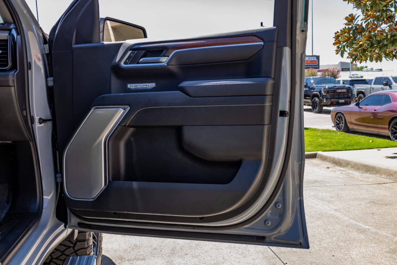 2025 GMC Sierra 1500 Denali — photo 36 of 40