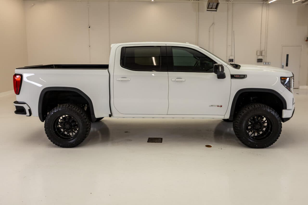 2026 GMC Sierra 1500 AT4 — photo 9 of 36
