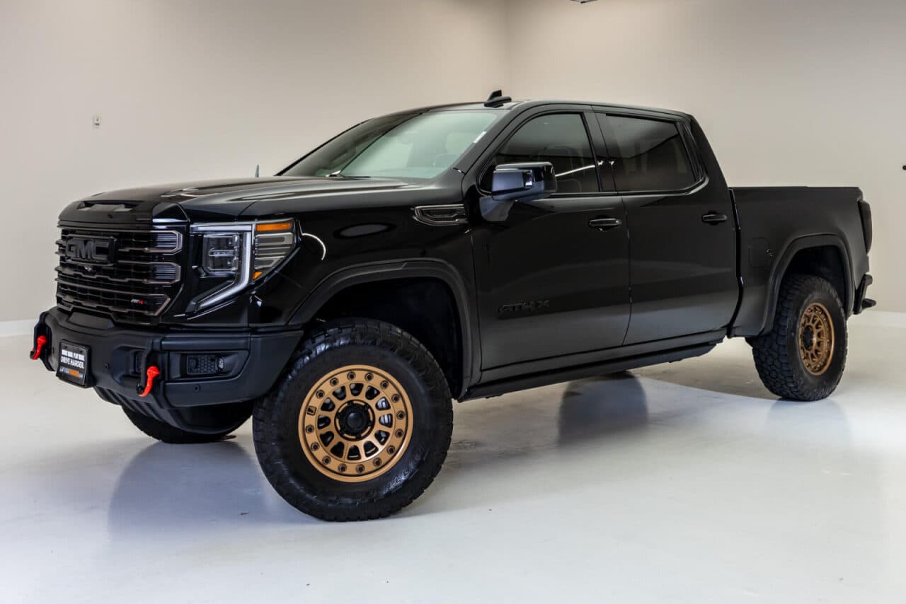 2024 GMC Sierra 1500 AT4X — photo 3 of 37