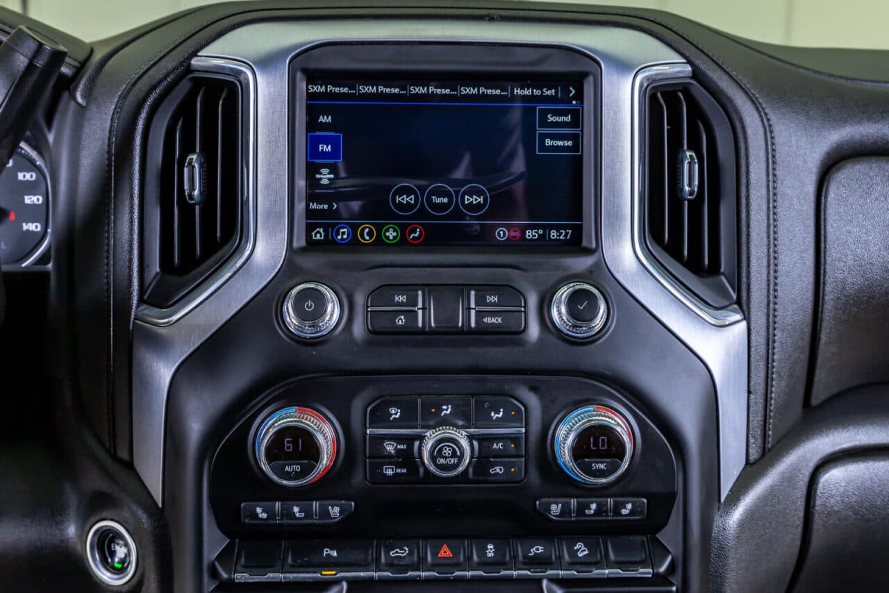2022 GMC Sierra 1500 Limited SLT — photo 21 of 37