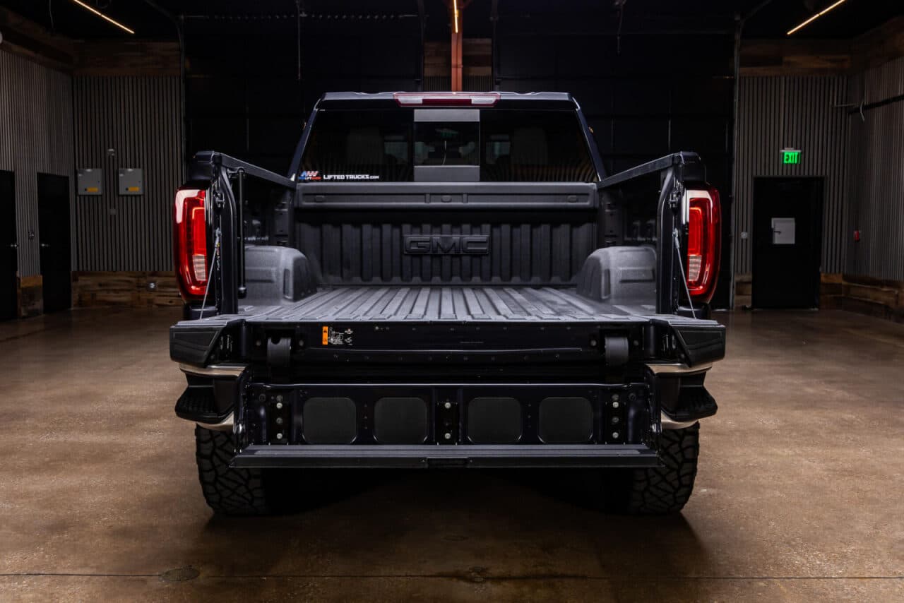 2024 GMC Sierra 1500 SLT — photo 7 of 35