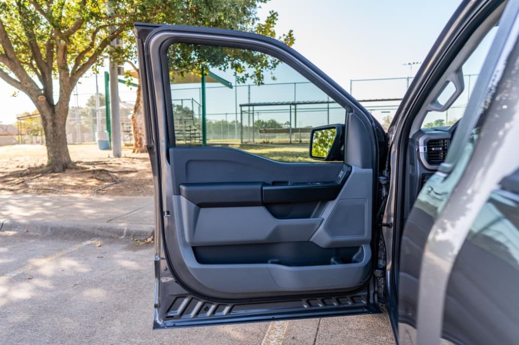 2024 Ford F-150 XL Regular Cab 4x4 — photo 29 of 36