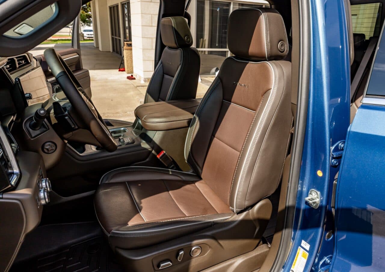 2025 GMC Sierra 1500 Denali — photo 28 of 40