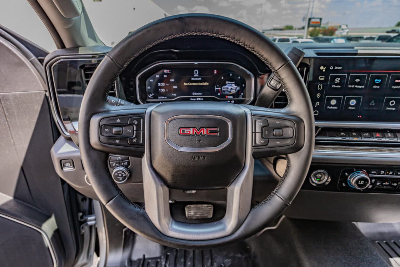 2024 GMC Sierra 1500 Elevation — photo 16 of 38