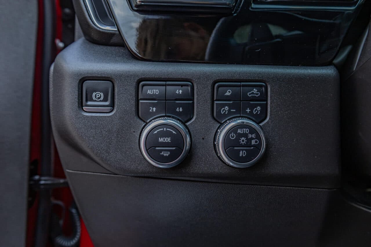 2024 GMC Sierra 1500 SLT — photo 20 of 39