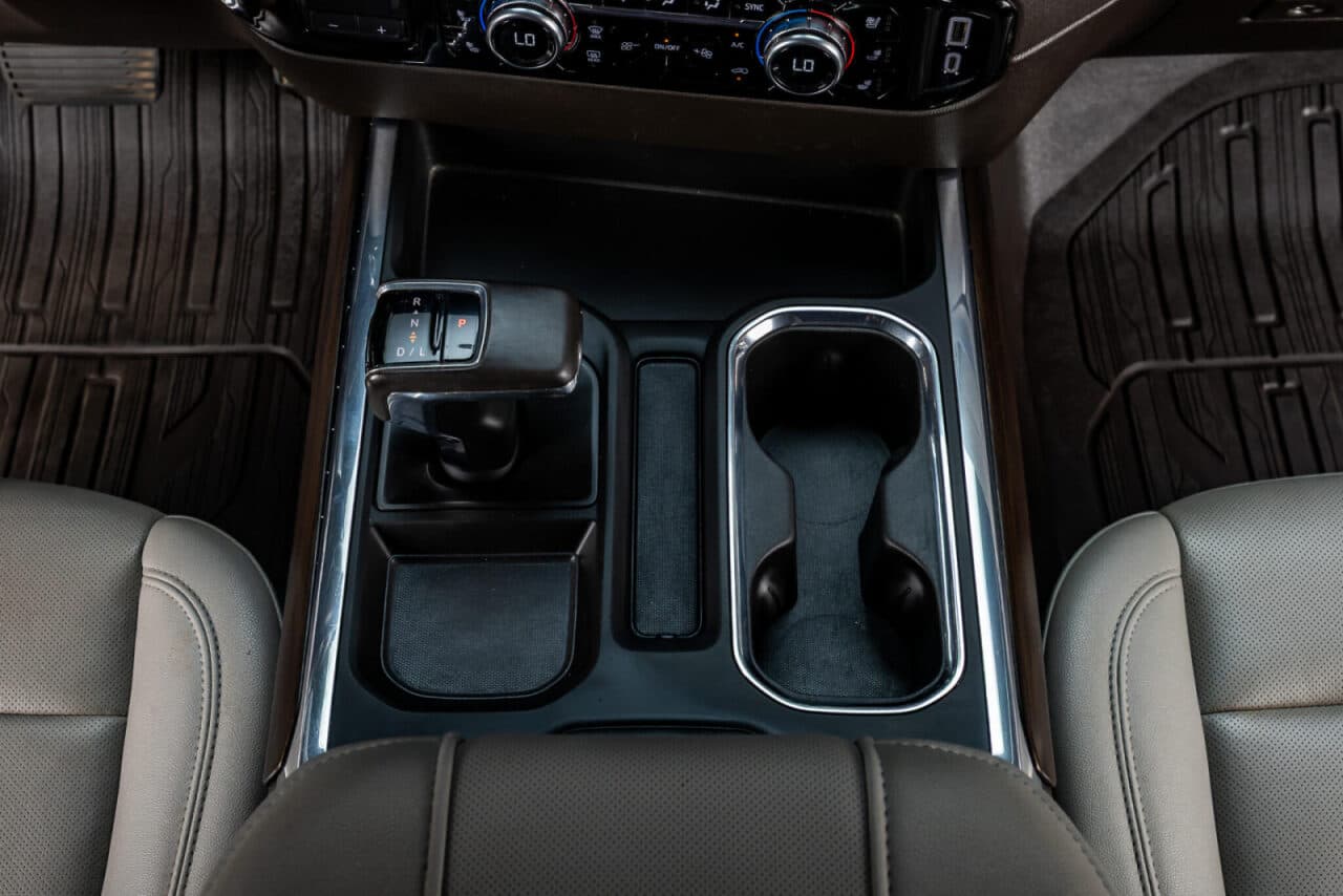 2024 GMC Sierra 1500 SLT — photo 22 of 35