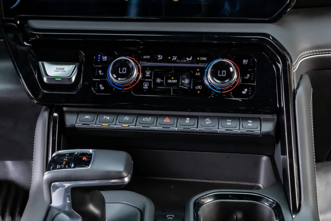 2025 GMC Sierra 1500 AT4X — photo 23 of 38