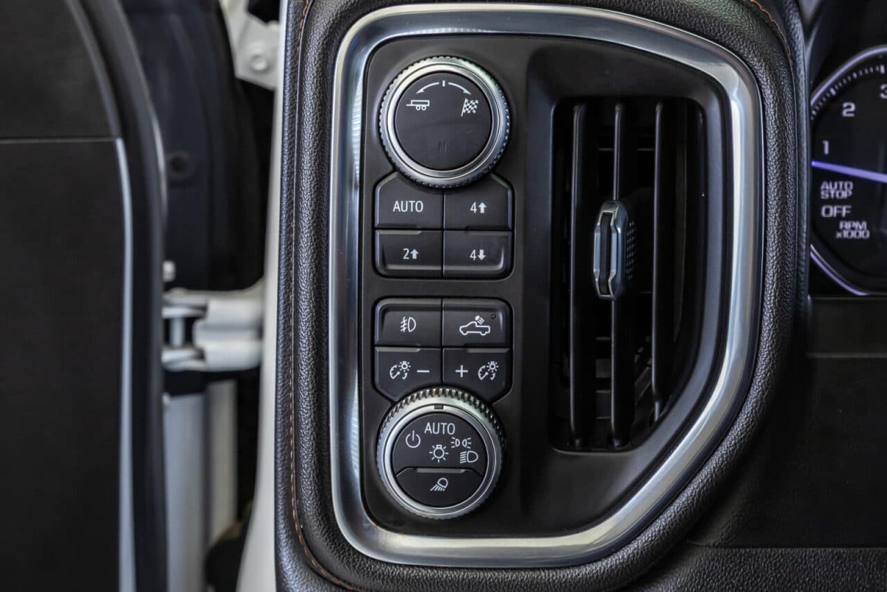 2019 GMC Sierra 1500 AT4 — photo 18 of 37