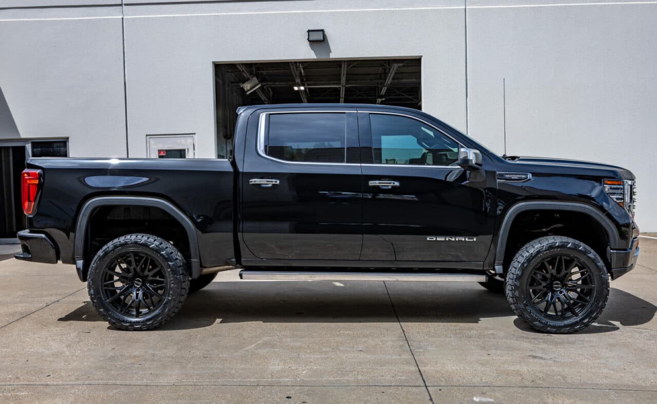 2025 GMC Sierra 1500 Denali Ultimate — photo 9 of 40