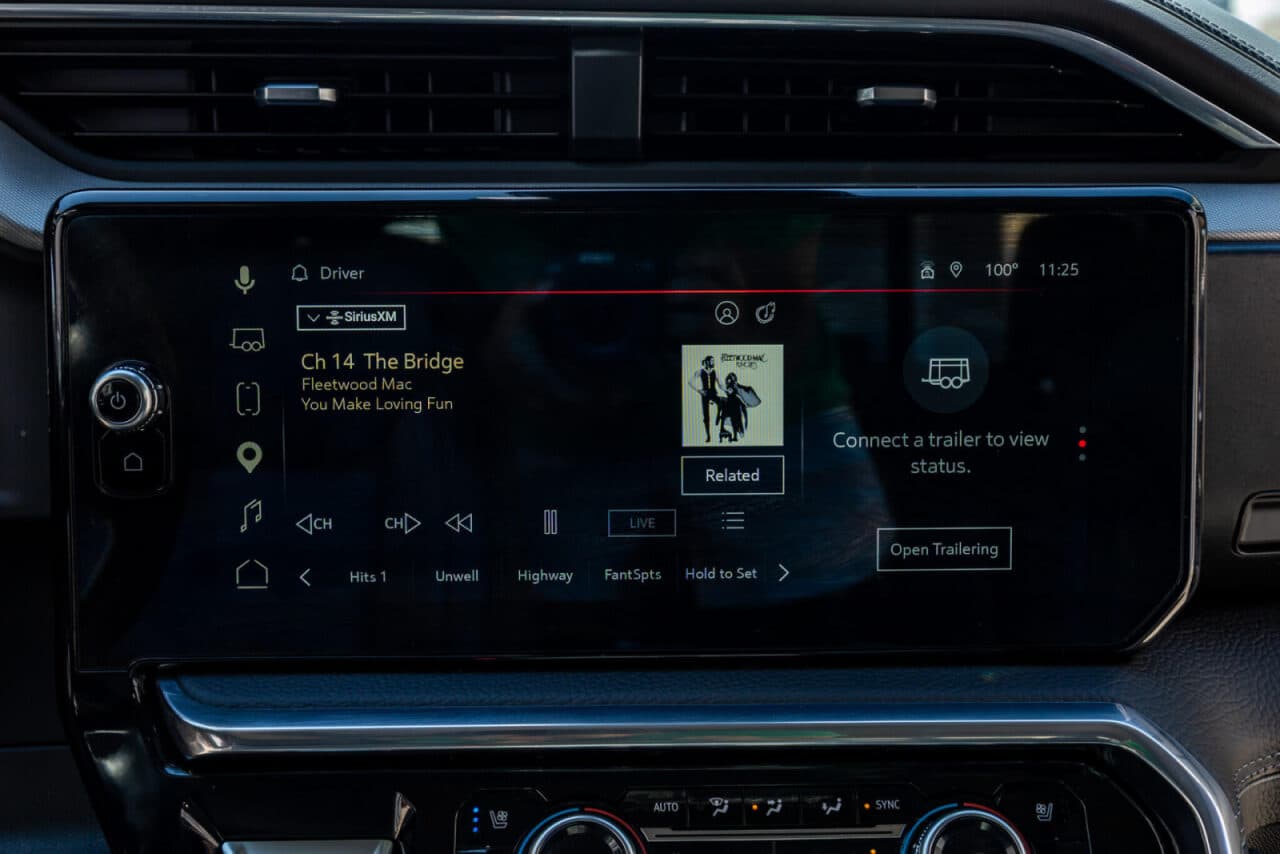 2025 GMC Sierra 1500 Denali — photo 23 of 40