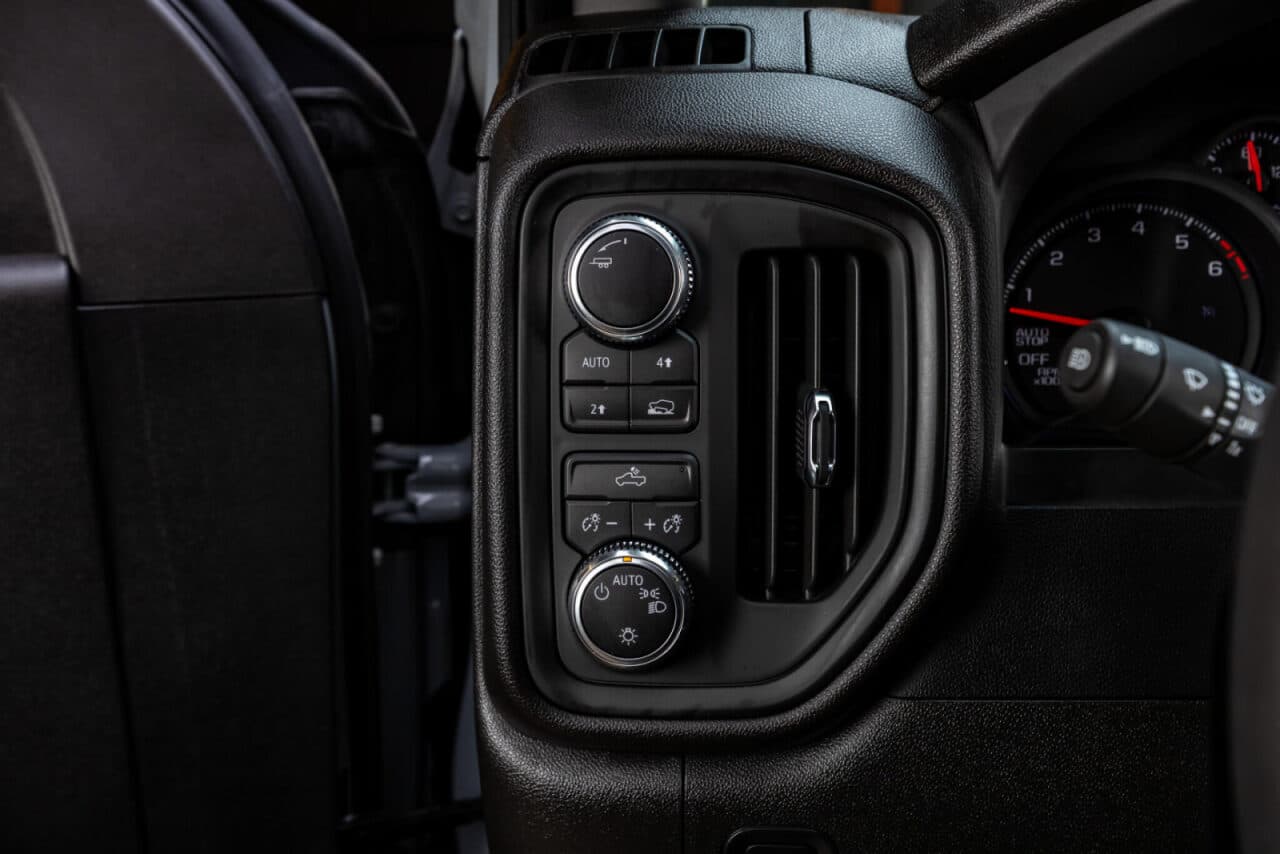 2025 GMC Sierra 1500 Pro — photo 19 of 38