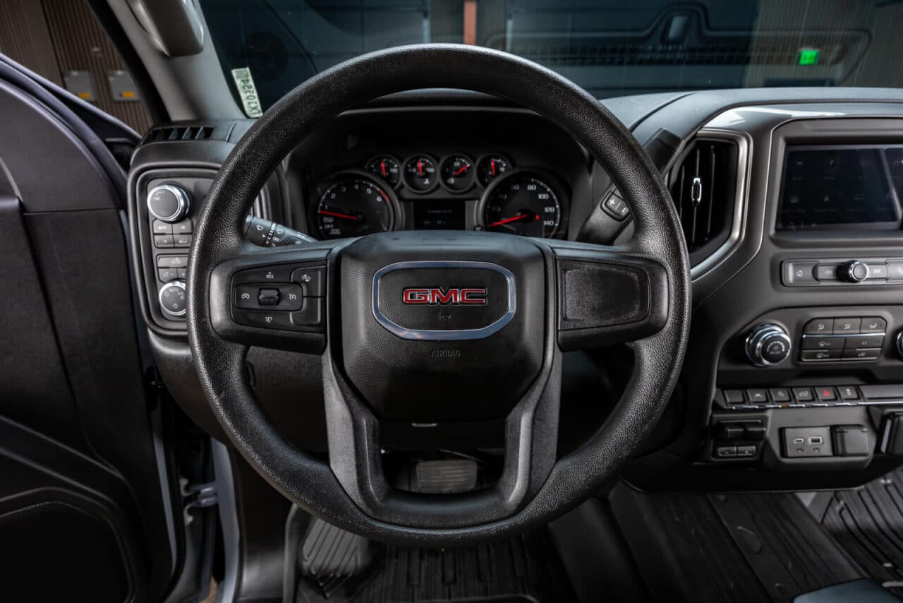 2025 GMC Sierra 1500 Pro — photo 16 of 38