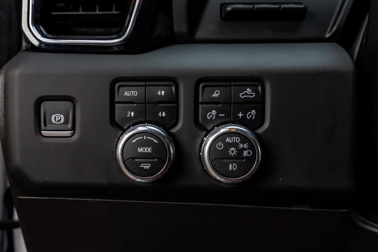 2024 GMC Sierra 1500 Denali Ultimate — photo 20 of 40