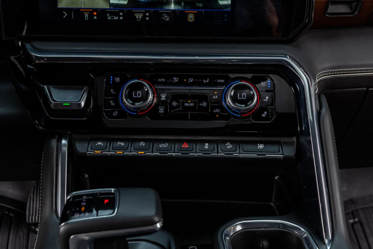 2024 GMC Sierra 1500 Denali Ultimate — photo 25 of 40