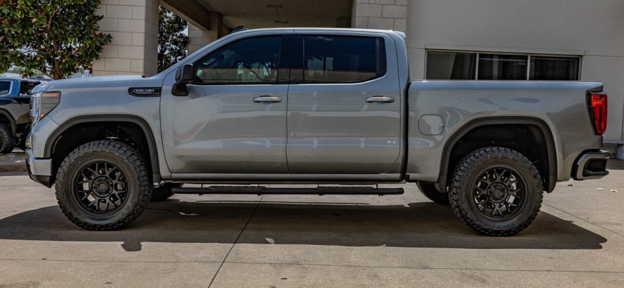 2024 GMC Sierra 1500 Elevation — photo 3 of 38