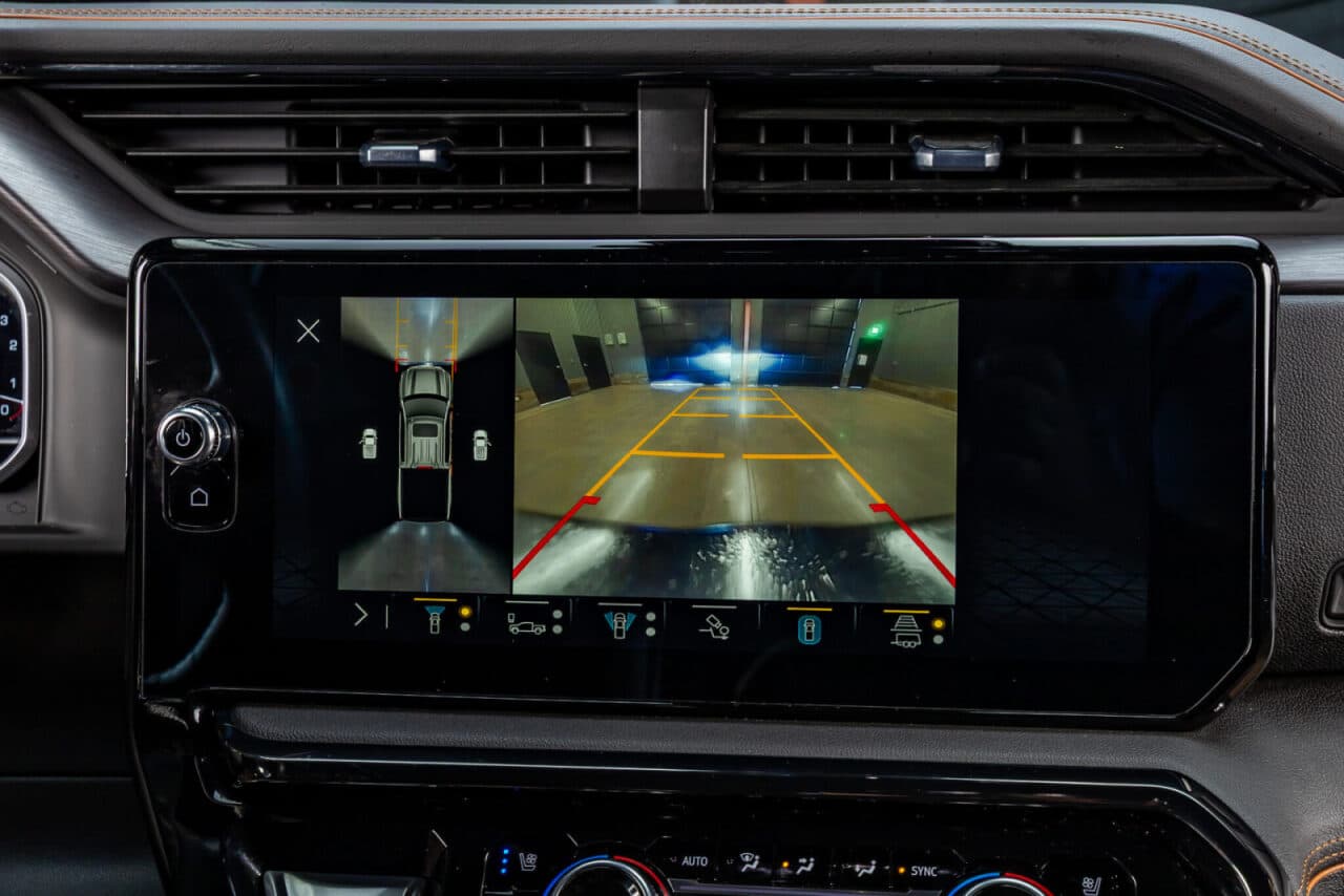 2023 GMC Sierra 1500 AT4 — photo 24 of 38