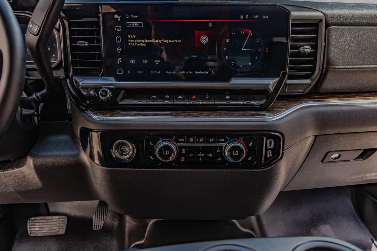 2024 GMC Sierra 1500 Elevation — photo 21 of 38