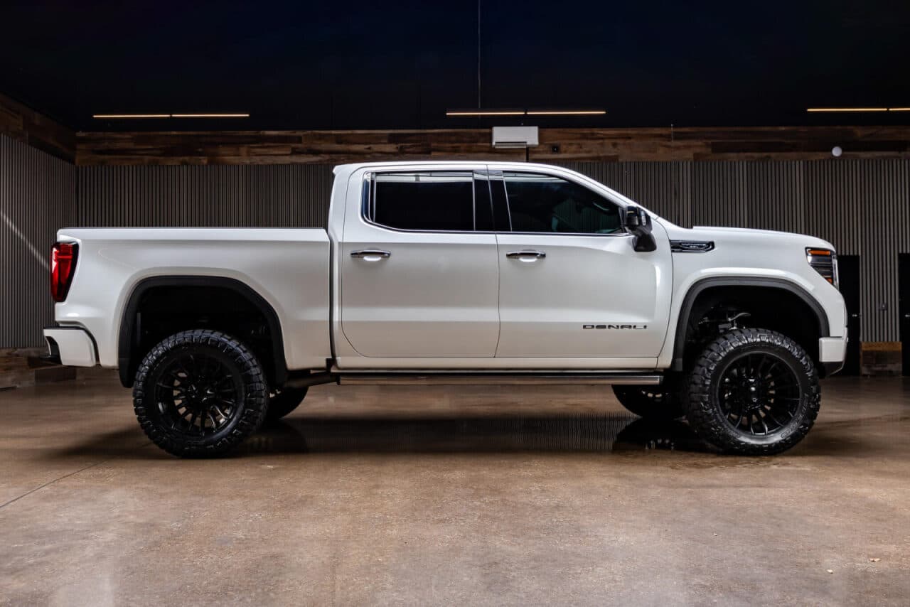 2024 GMC Sierra 1500 Denali Ultimate — photo 9 of 40