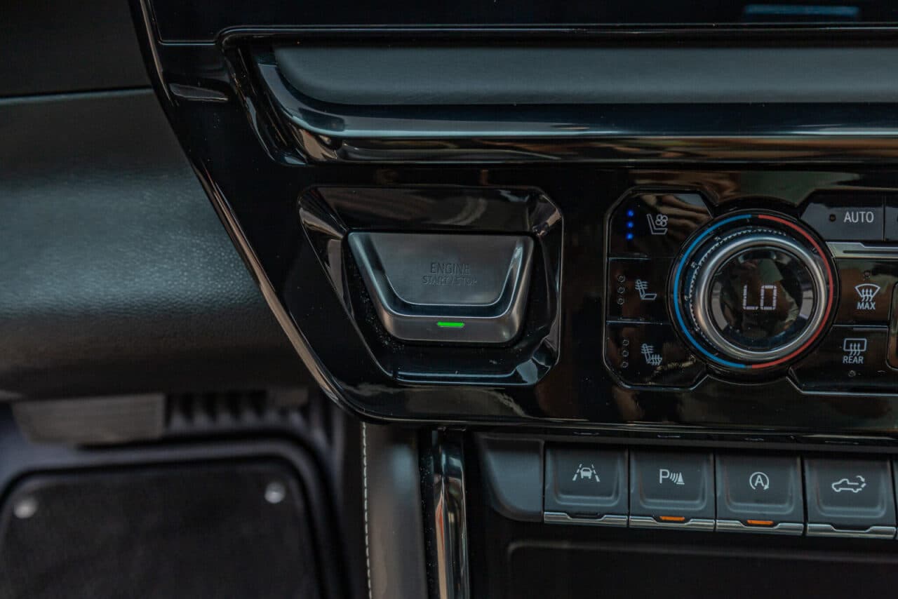 2023 GMC Sierra 1500 AT4X — photo 20 of 39