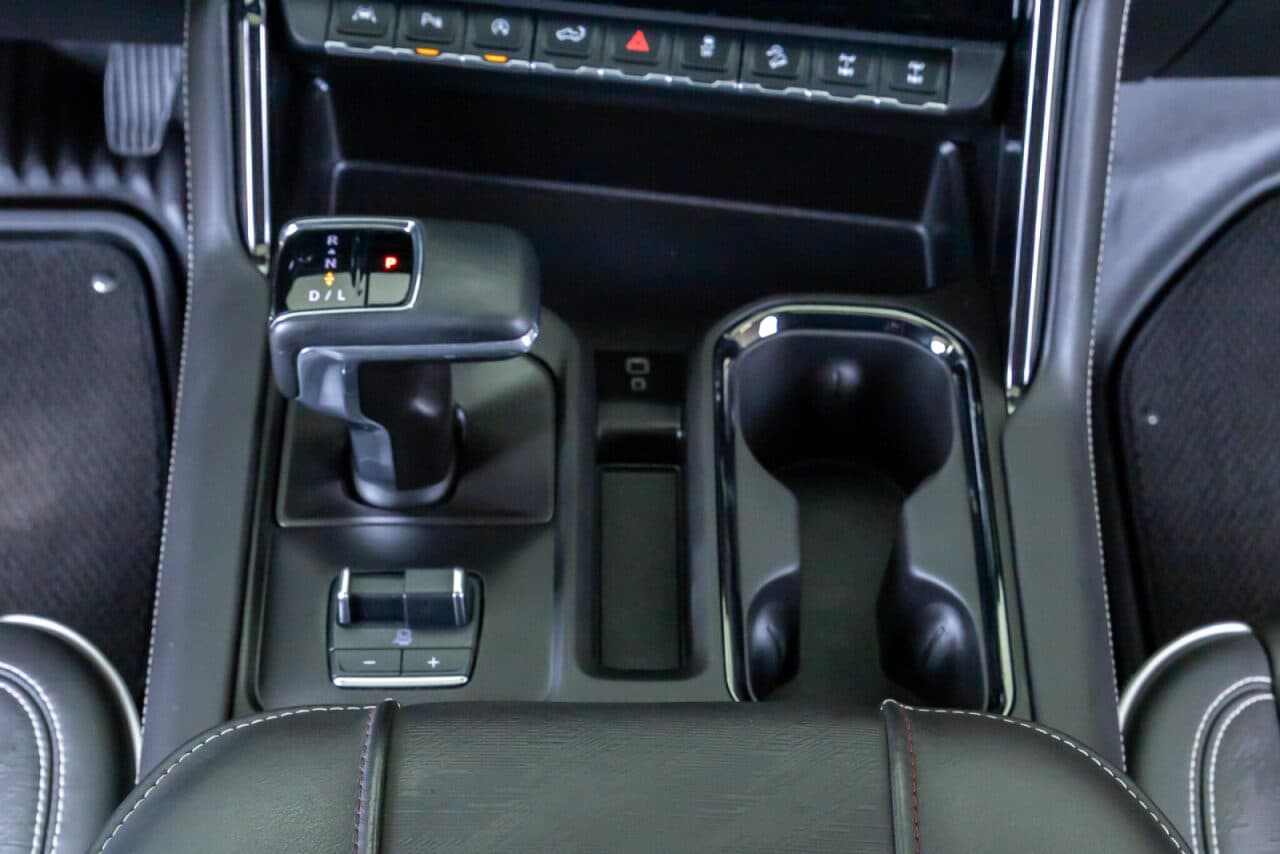 2024 GMC Sierra 1500 AT4X — photo 23 of 37