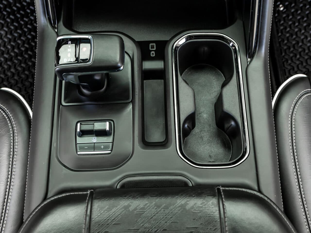 2023 GMC Sierra 1500 AT4X — photo 23 of 37