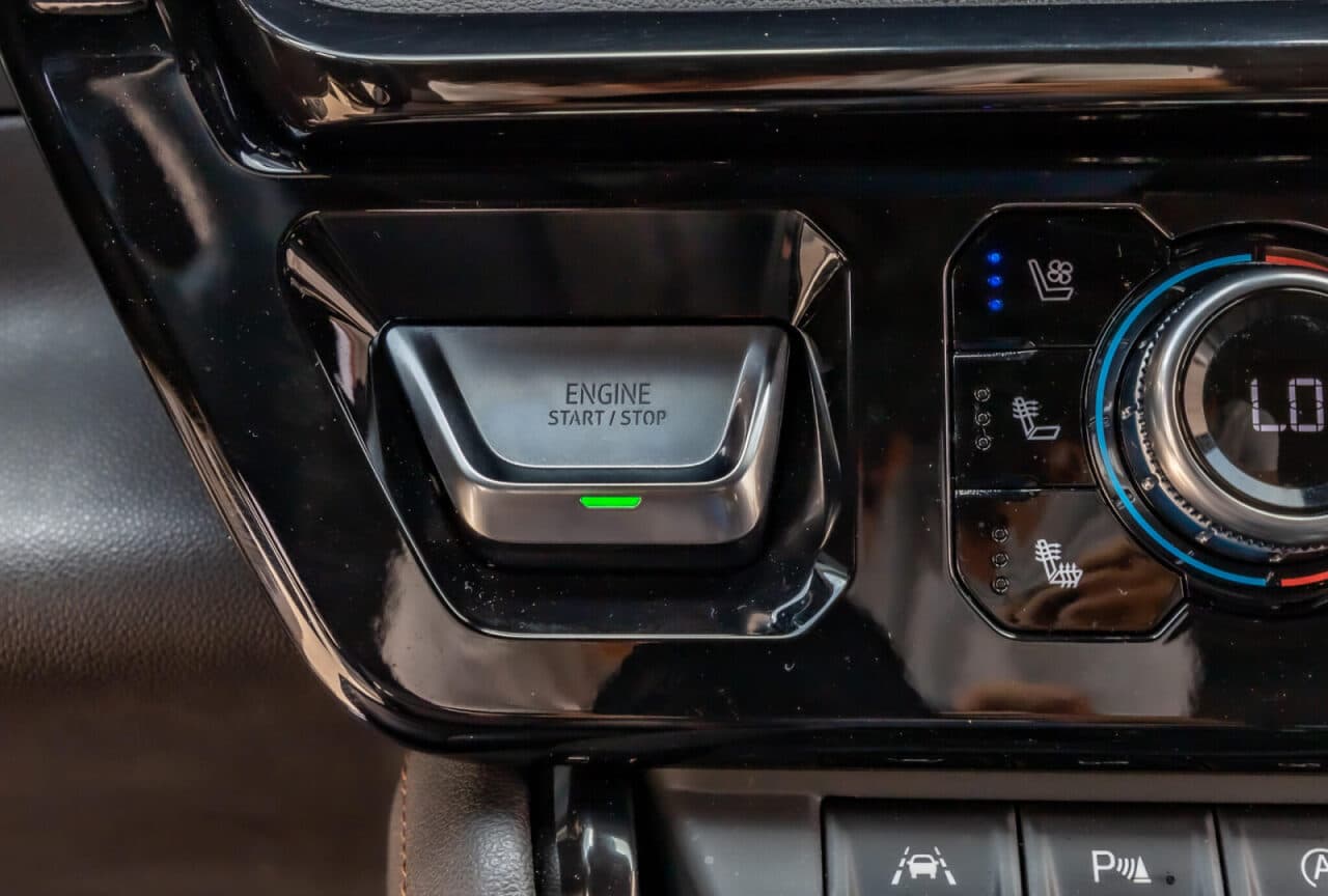 2024 GMC Sierra 1500 AT4 — photo 21 of 40