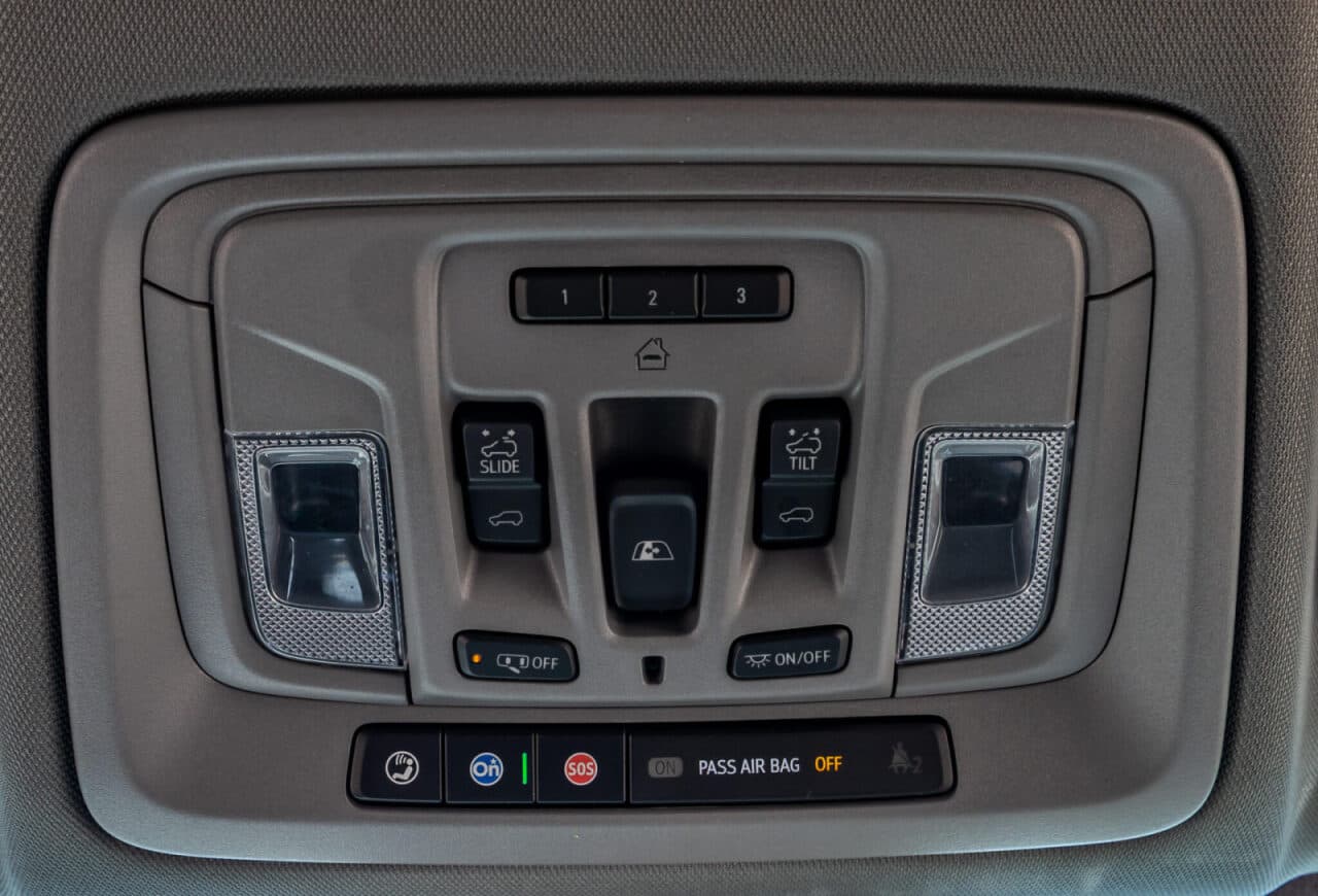 2025 GMC Sierra 1500 SLT — photo 27 of 40