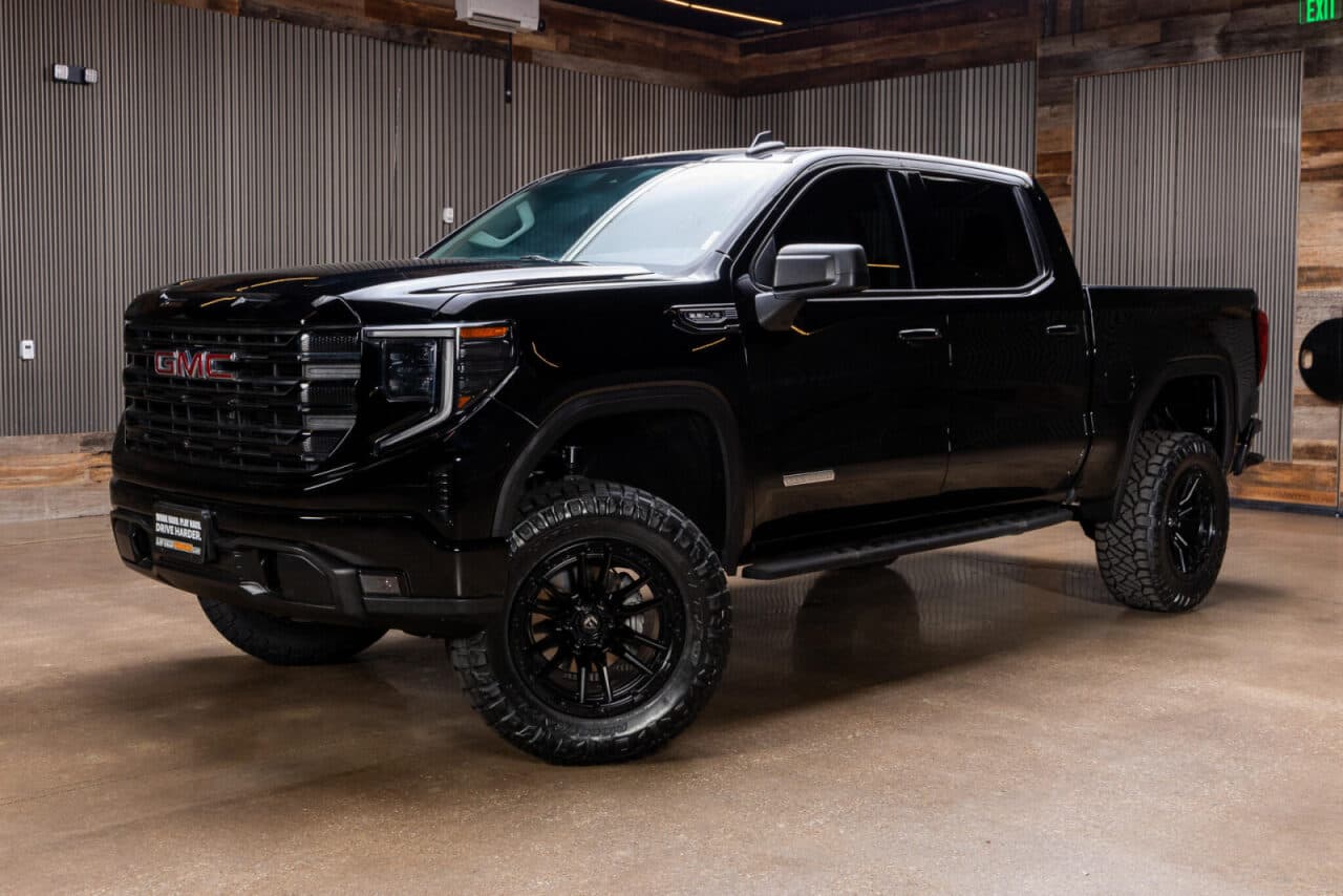 2024 GMC Sierra 1500 Elevation — photo 3 of 37