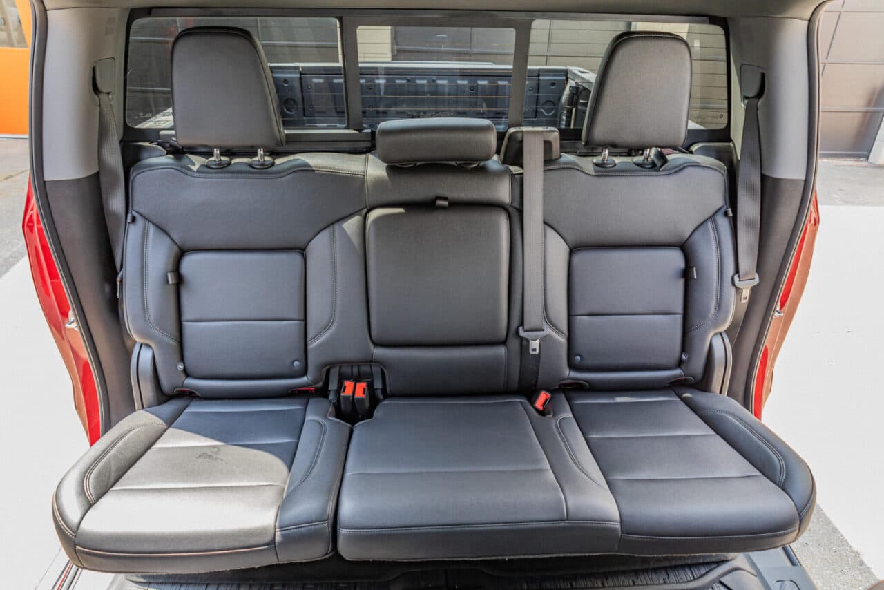 2024 GMC Sierra 1500 SLT — photo 33 of 39