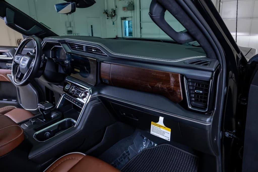 2026 GMC Sierra 1500 Denali Ultimate — photo 10 of 36