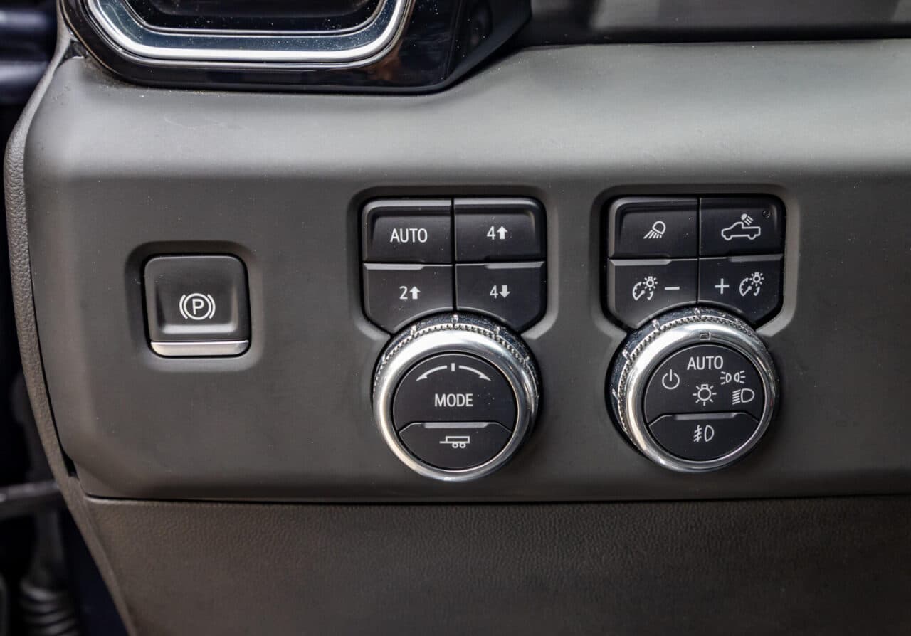 2024 GMC Sierra 1500 Denali — photo 20 of 40