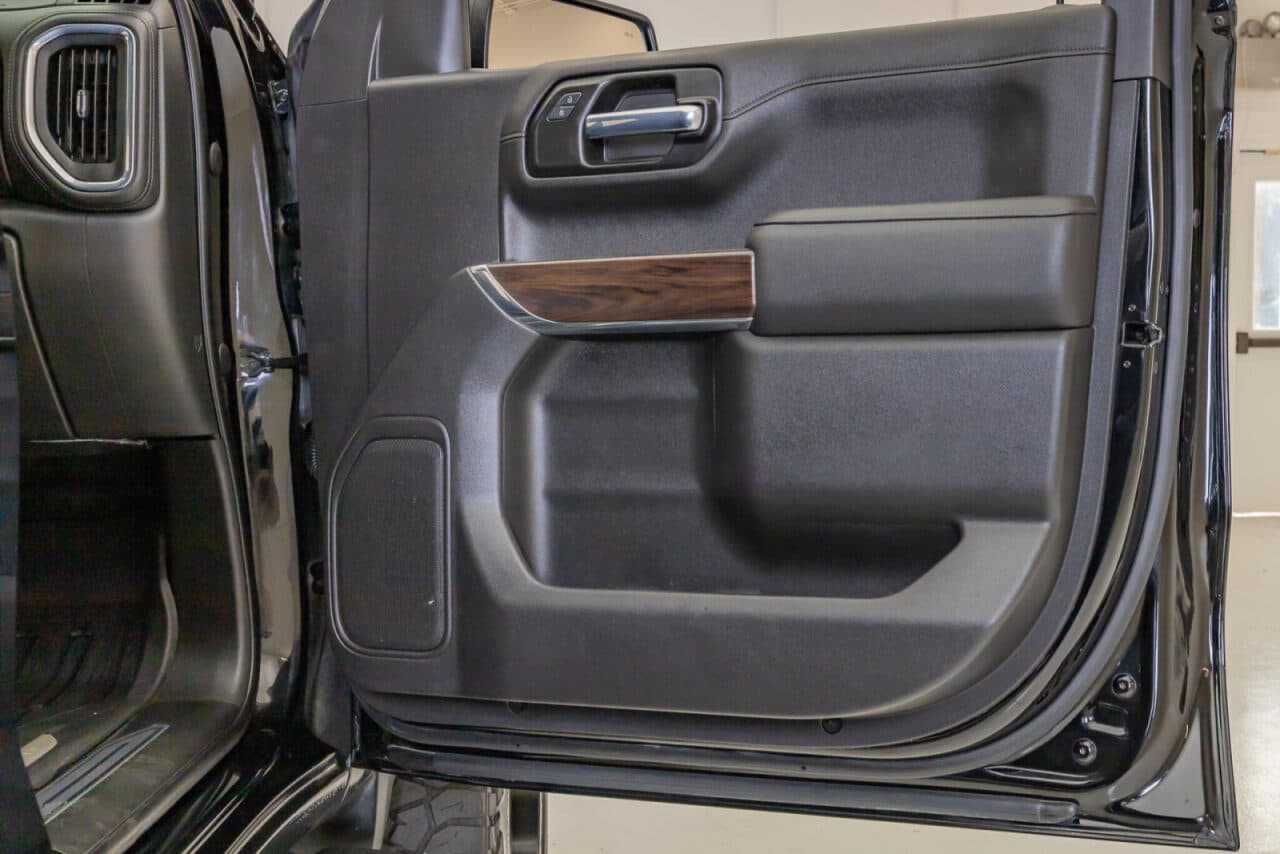 2022 GMC Sierra 1500 Limited SLT — photo 33 of 37