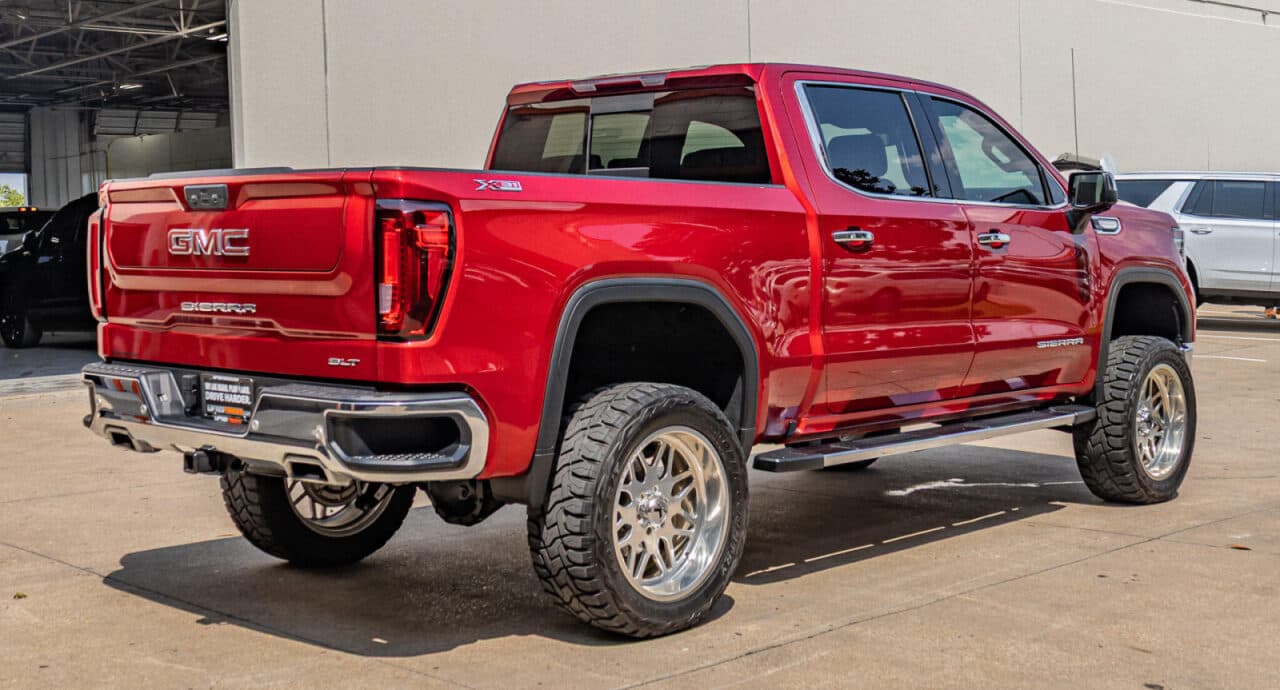2024 GMC Sierra 1500 SLT — photo 8 of 39