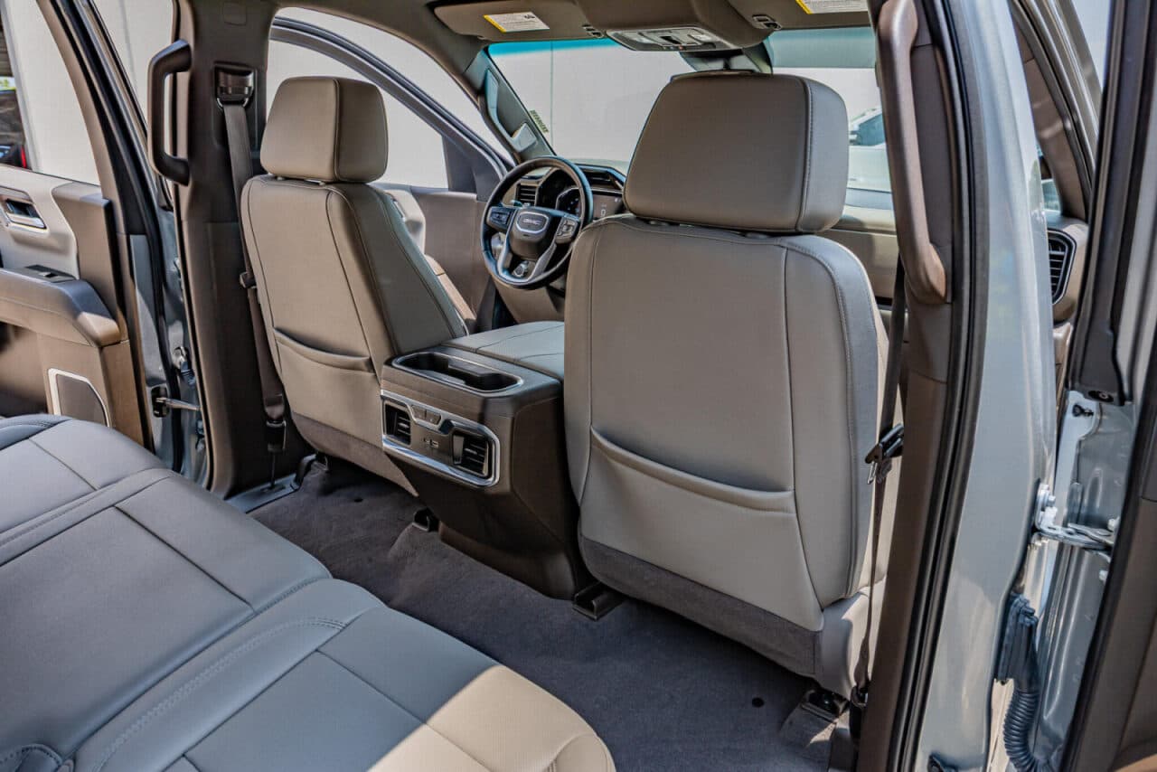 2023 GMC Sierra 1500 SLT — photo 30 of 39