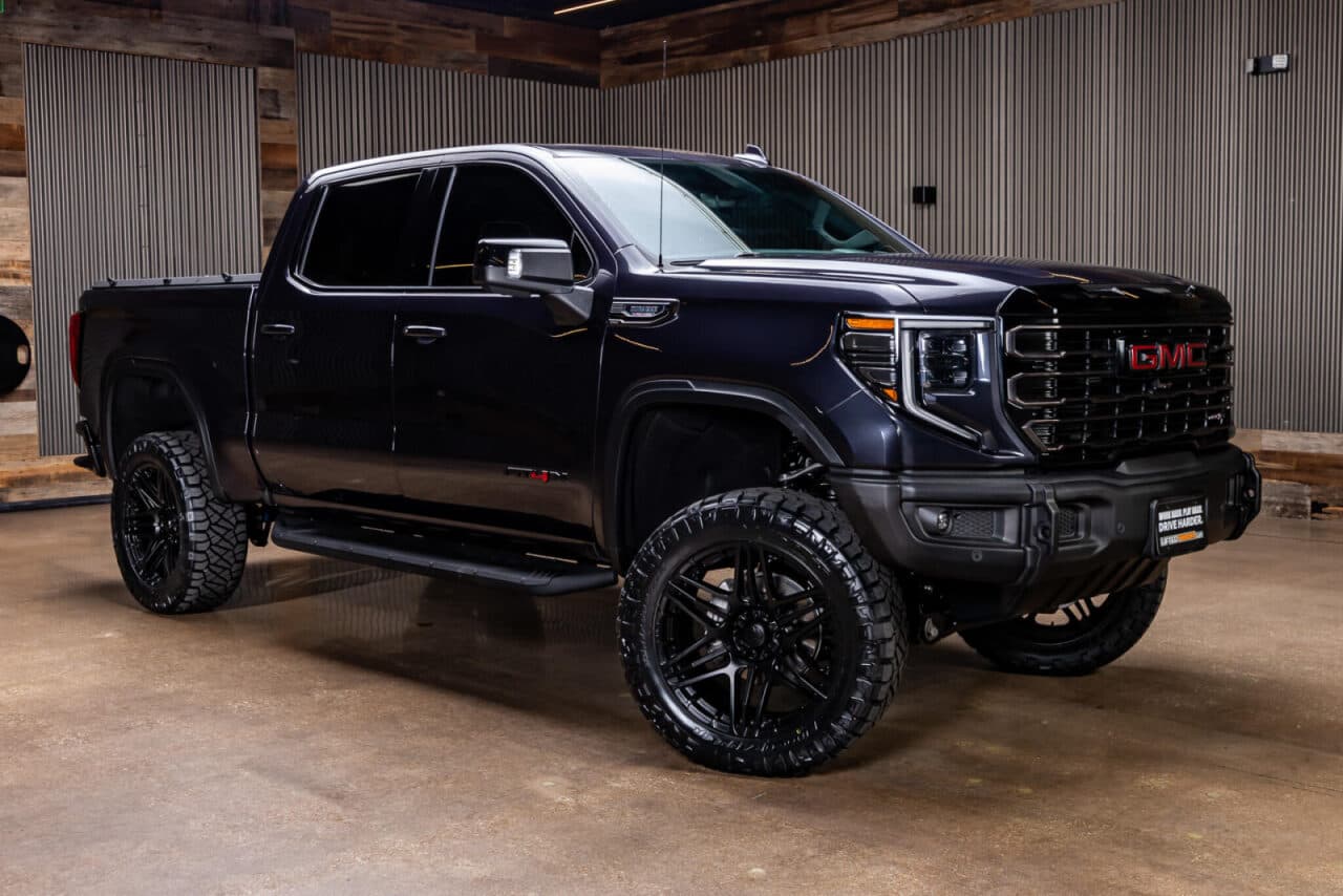 2025 GMC Sierra 1500 AT4X — photo 1 of 38