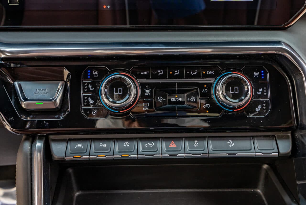 2025 GMC Sierra 1500 Denali Ultimate — photo 25 of 40