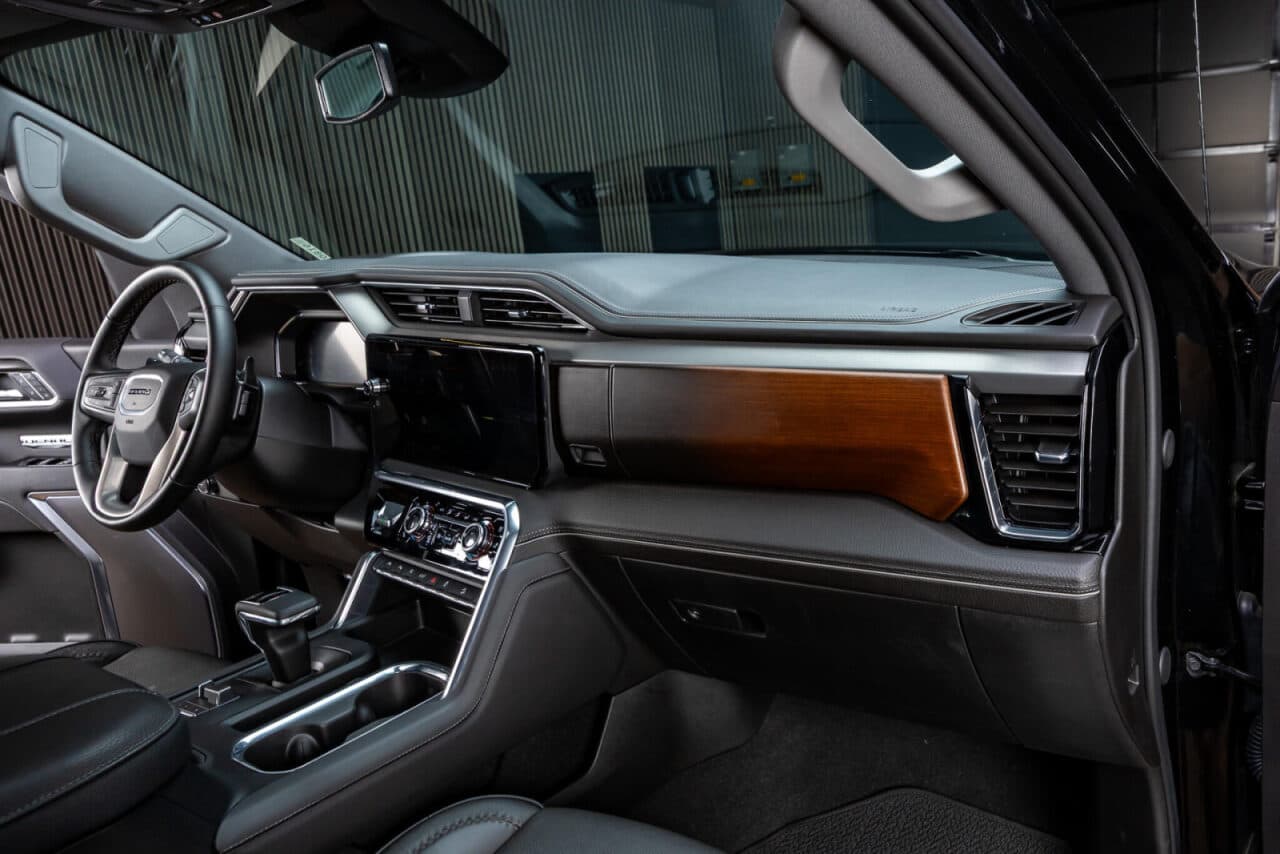 2026 GMC Sierra 1500 Denali — photo 16 of 38