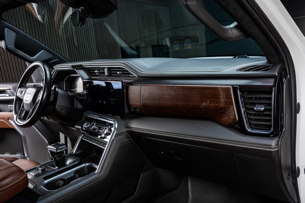 2024 GMC Sierra 1500 Denali Ultimate — photo 16 of 40