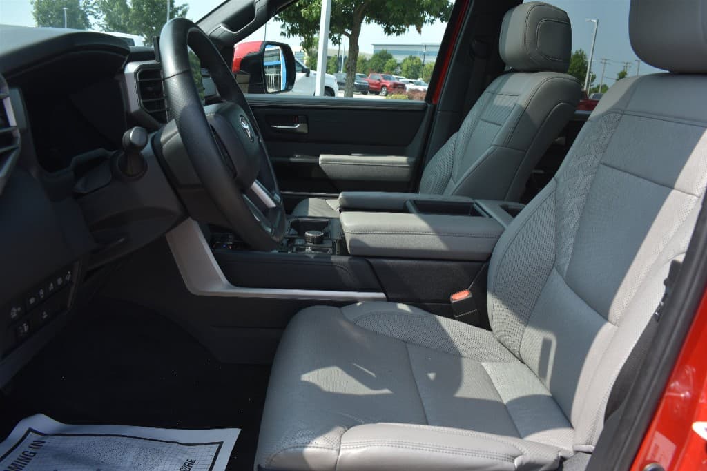 2025 Toyota Tundra Limited 4WD — photo 12 of 22