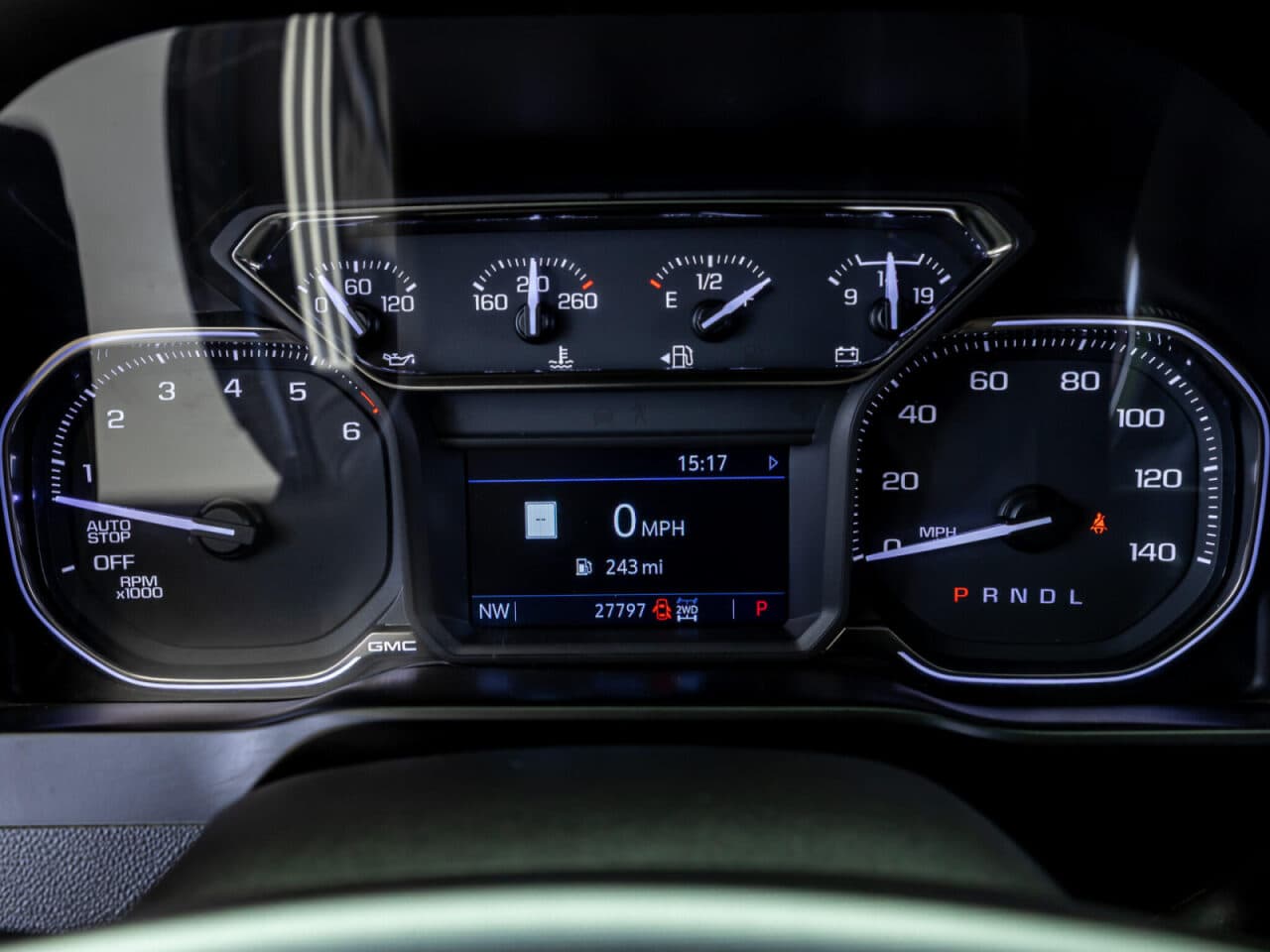 2020 GMC Sierra 1500 SLT — photo 17 of 38