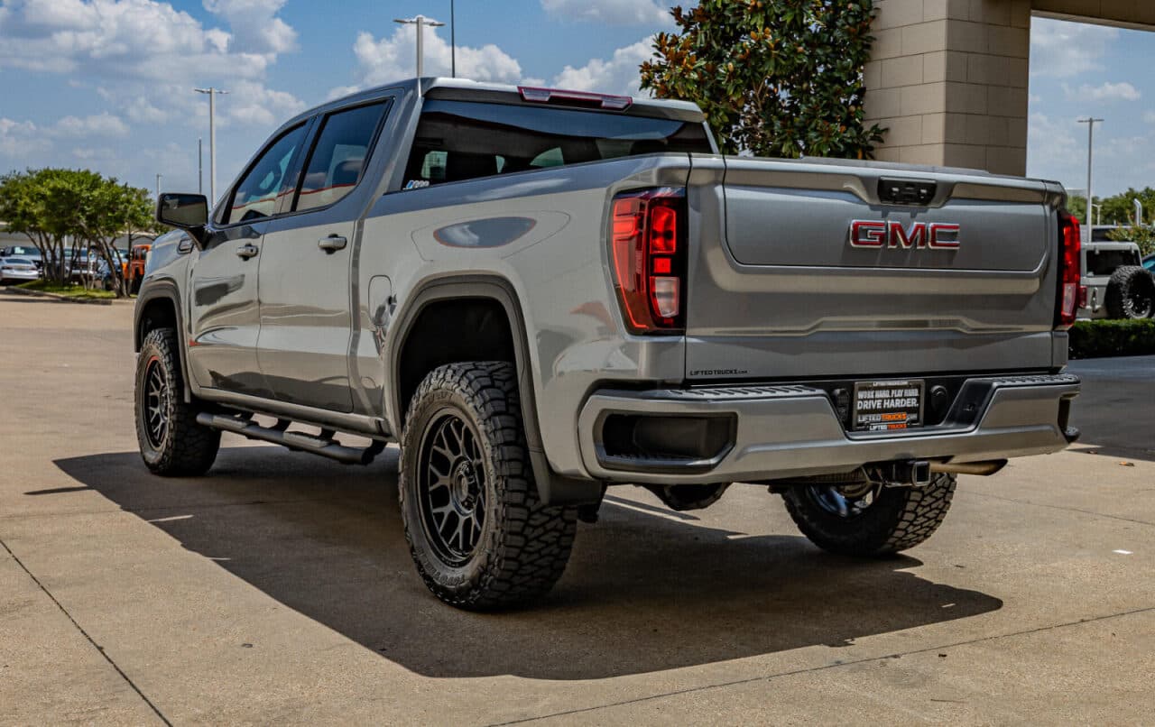 2024 GMC Sierra 1500 Elevation — photo 4 of 38